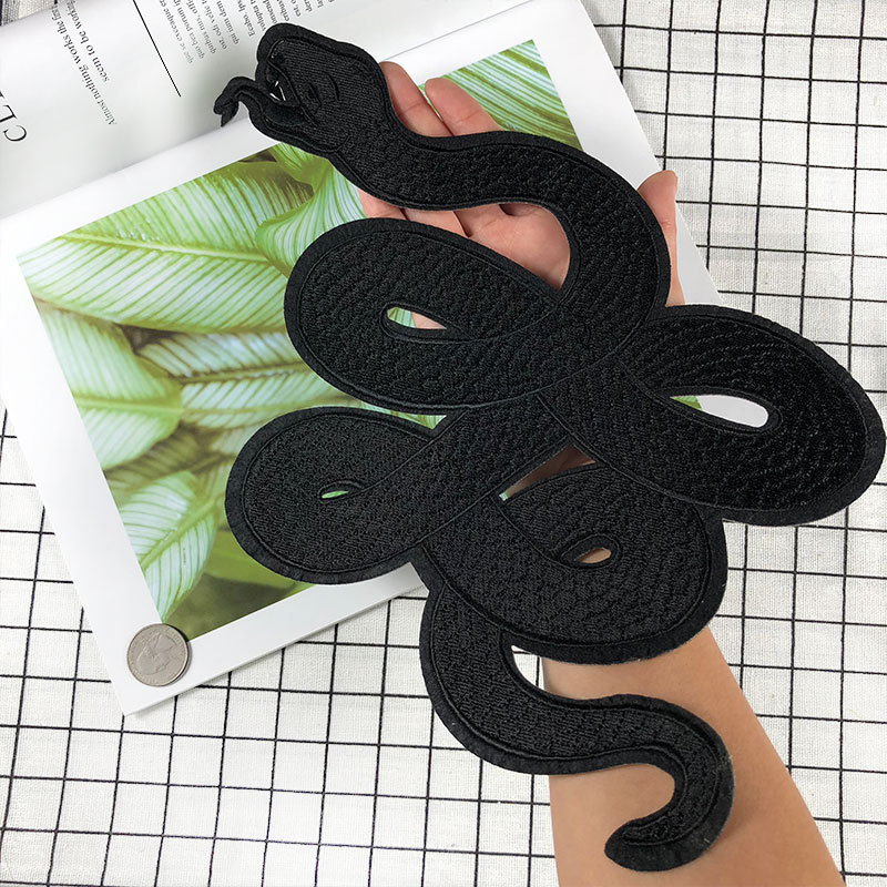 1 PC สีดํางูปัก Patch เหล็กบนแ - Embroidery Alpha บทวิจารณ์และราคา