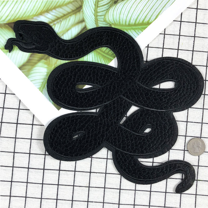 1 PC สีดํางูปัก Patch เหล็กบนแ - Embroidery Alpha บทวิจารณ์และราคา